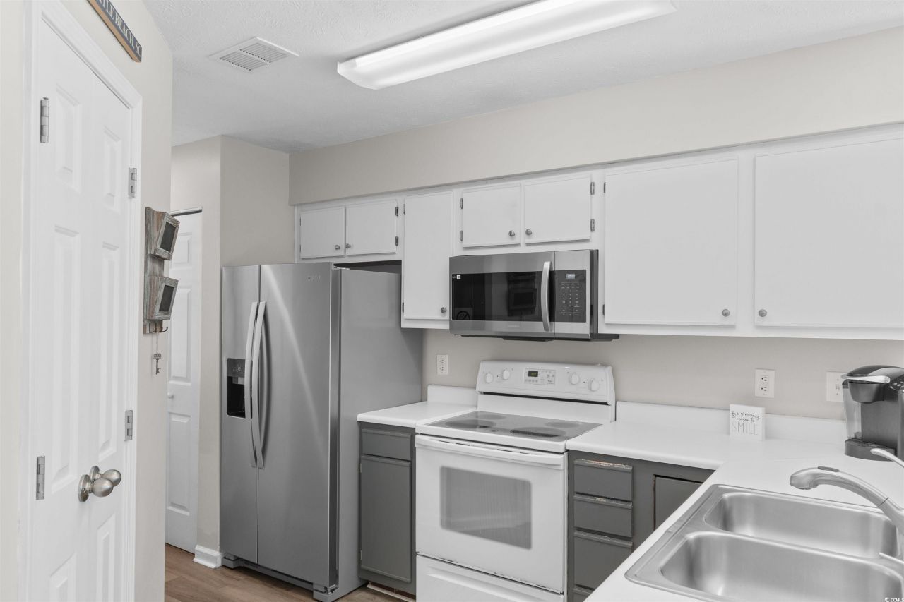 602 Waterway Village Blvd. Photo 9