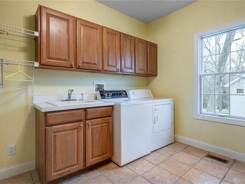 914 Hickory Trail Drive, Wilmington, OH 45177 Photo 17