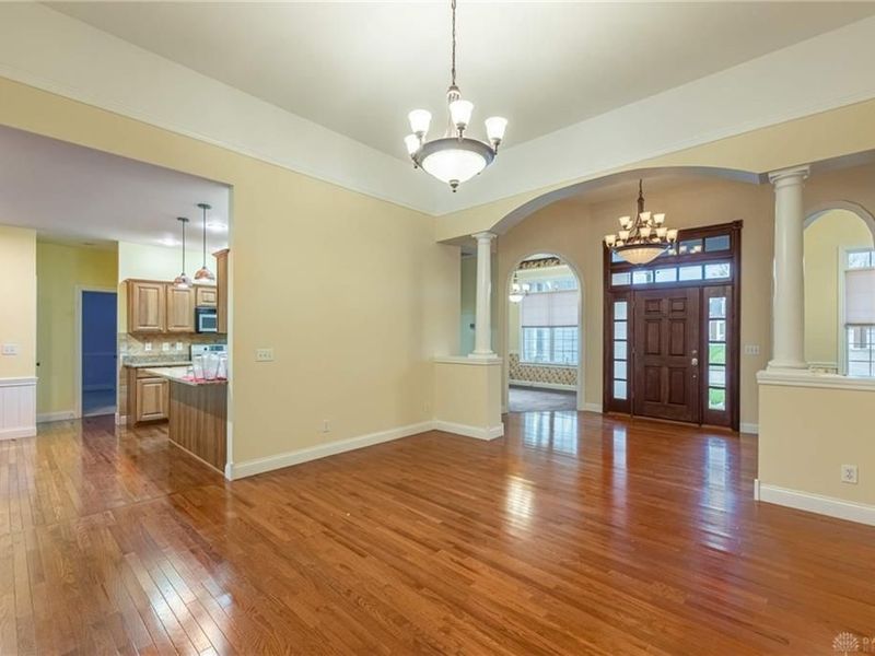 914 Hickory Trail Drive, Wilmington, OH 45177 Photo 6