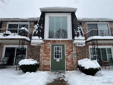 98 Foxberry Drive, Unit A, Getzville, NY 14068