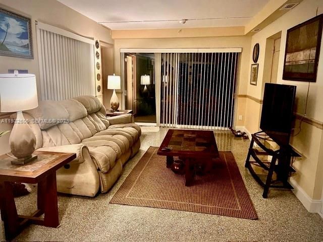 6270 NW 18th St, Sunrise, FL 33313 Photo