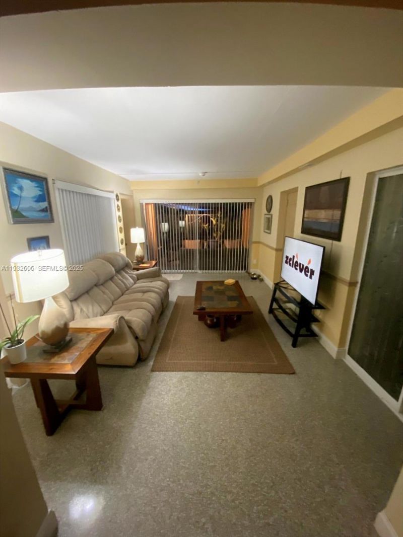 6270 NW 18th St, Sunrise, FL 33313 Photo