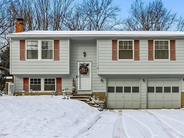 887 Ridgeview Drive, Medina, OH 44256