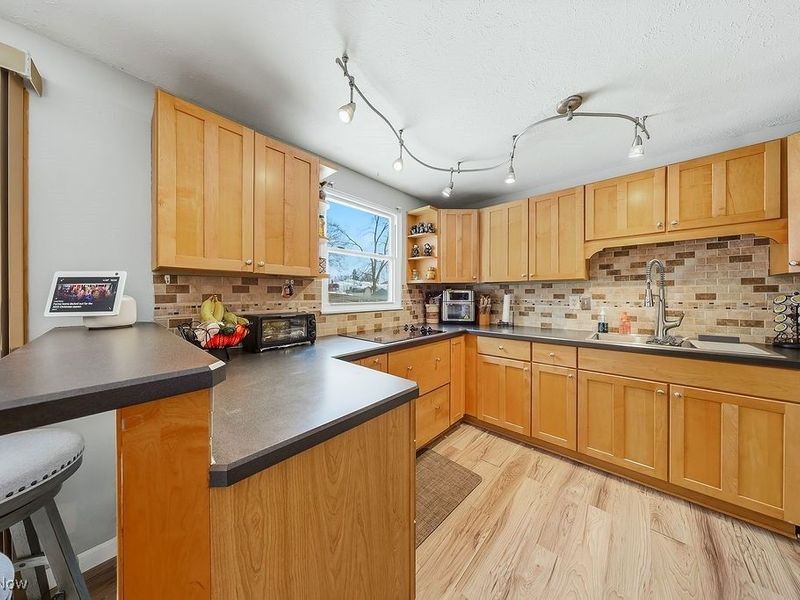 887 Ridgeview Drive, Medina, OH 44256 Photo 14