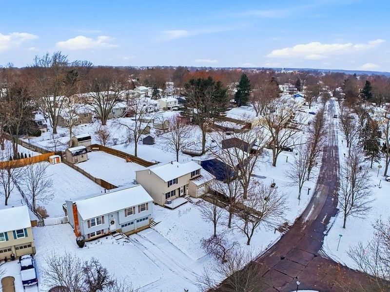 887 Ridgeview Drive, Medina, OH 44256 Photo 2