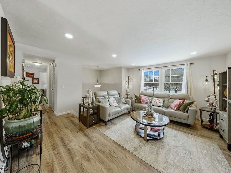 887 Ridgeview Drive, Medina, OH 44256 Photo 4