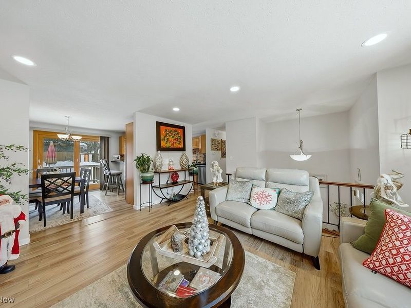 887 Ridgeview Drive, Medina, OH 44256 Photo 5