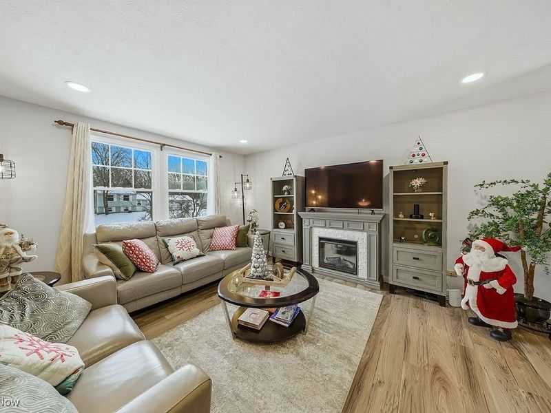 887 Ridgeview Drive, Medina, OH 44256 Photo 8