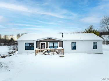 51 Pangborn Road, Central Square, NY 13036