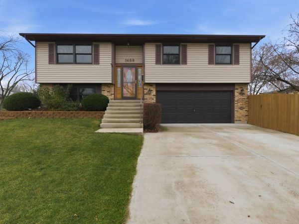 1688 President Street, Glendale Heights, IL 60139