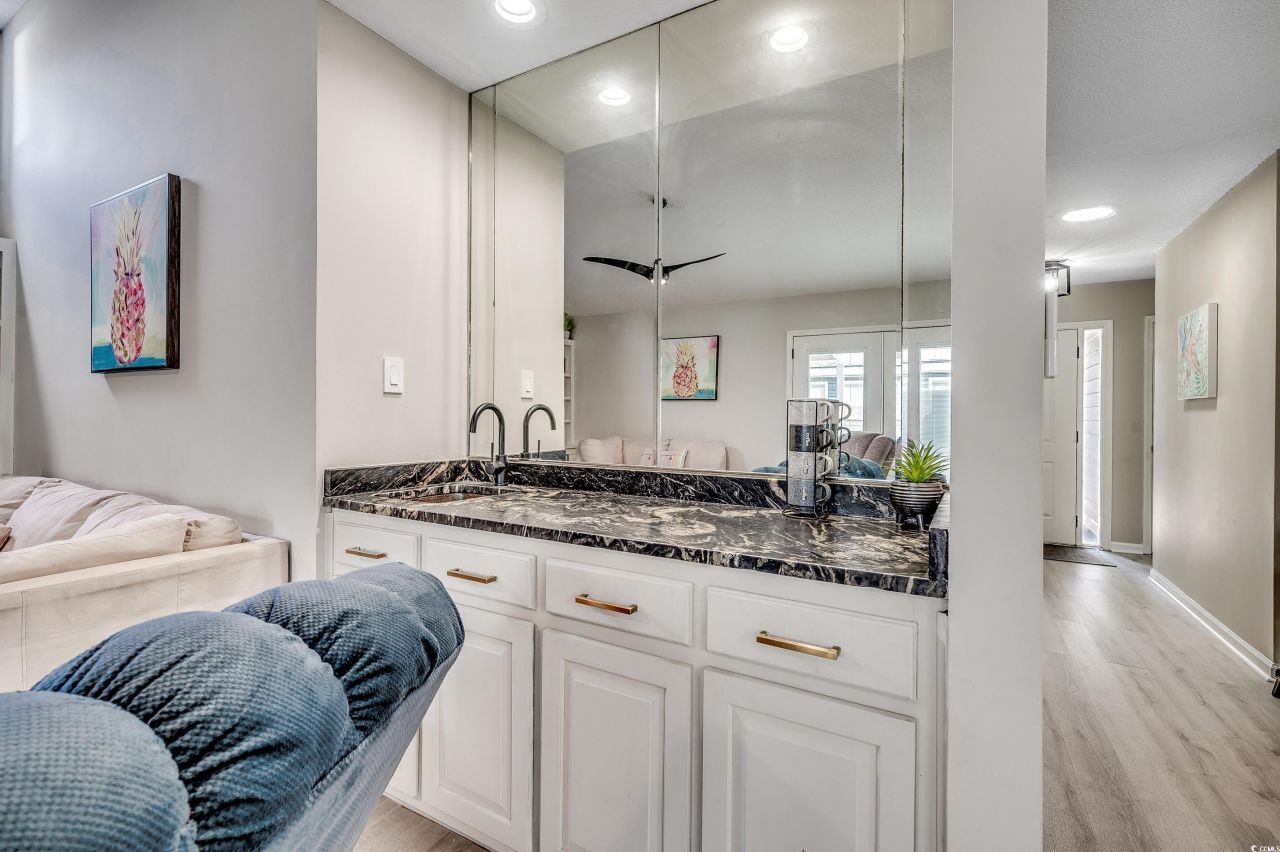 10056 Kings Rd. Photo 11