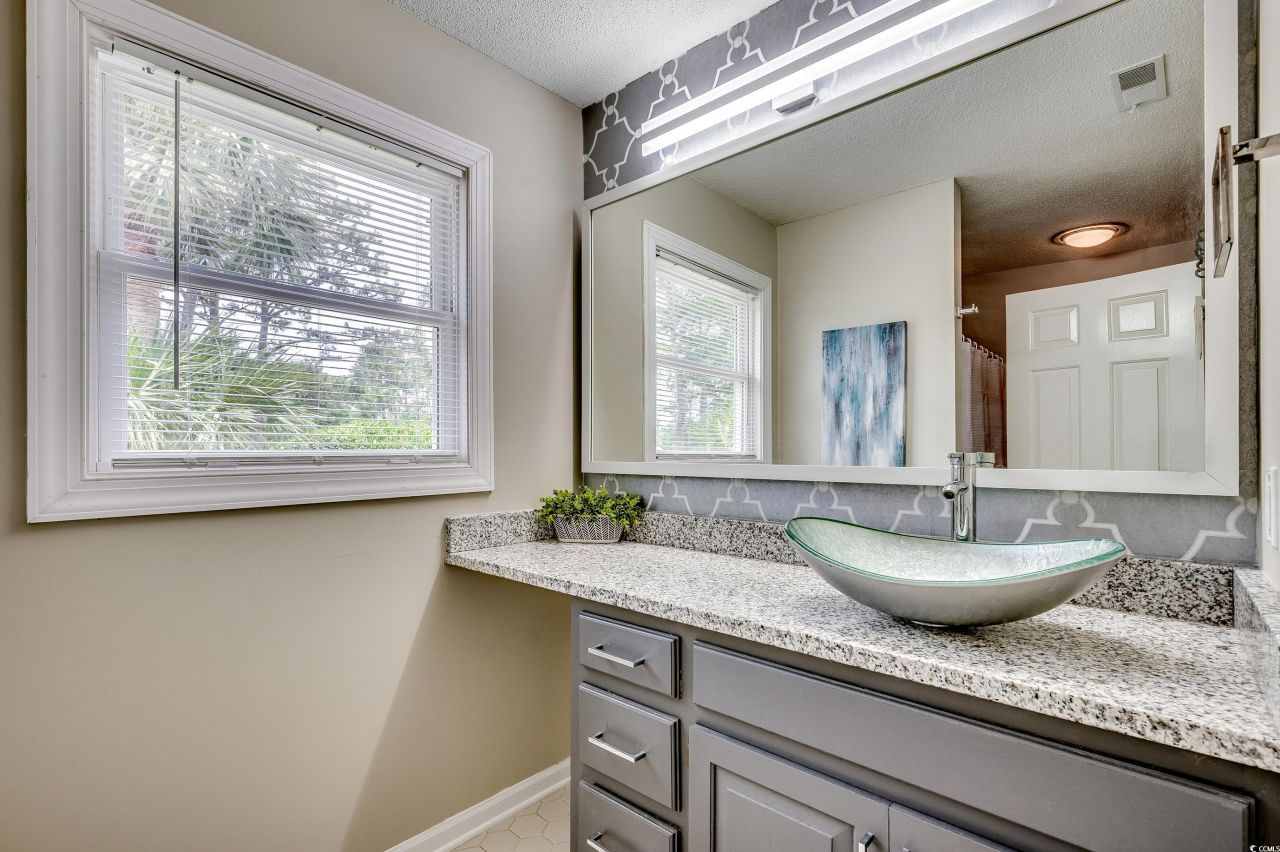 10056 Kings Rd. Photo 18