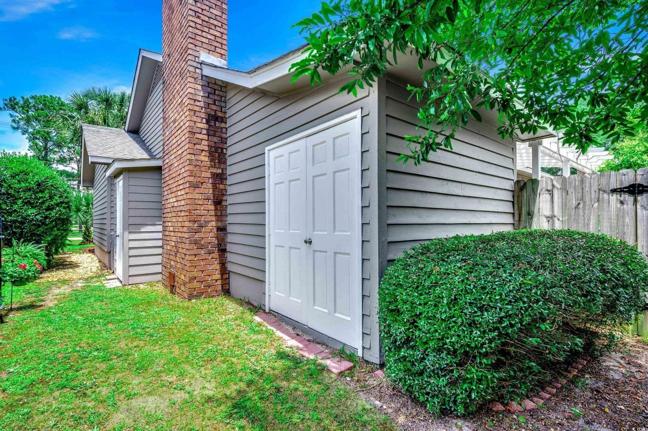 10056 Kings Rd. Photo 26