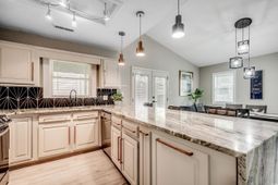 10056 Kings Rd. photo 4