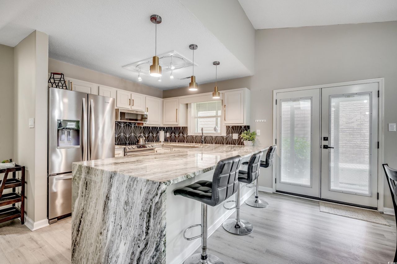 10056 Kings Rd. Photo 6