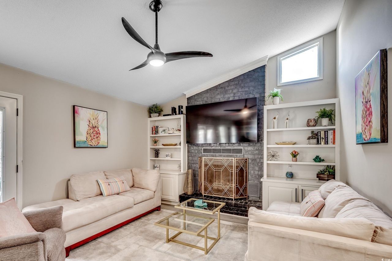 10056 Kings Rd. Photo 7