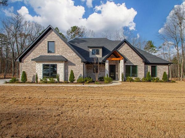 3092 Avilla Manor Trail, Alexander, AR 72002