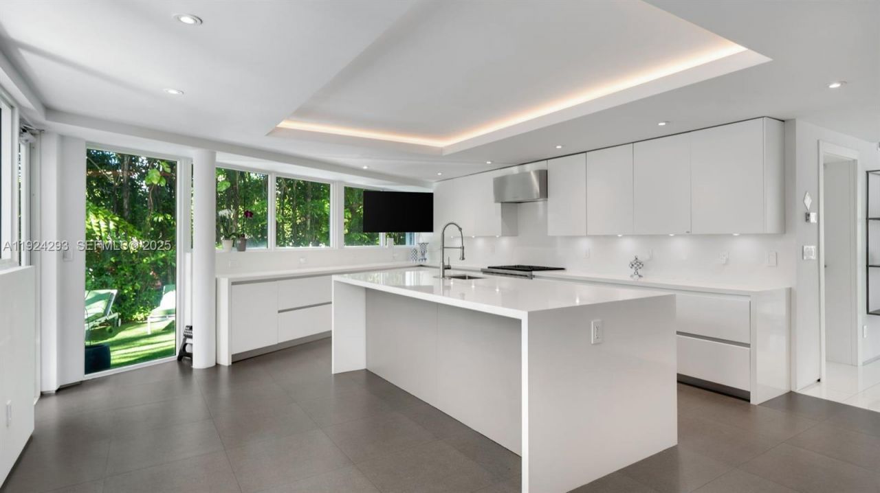 480 Ocean Blvd, Golden Beach, FL 33160 Photo