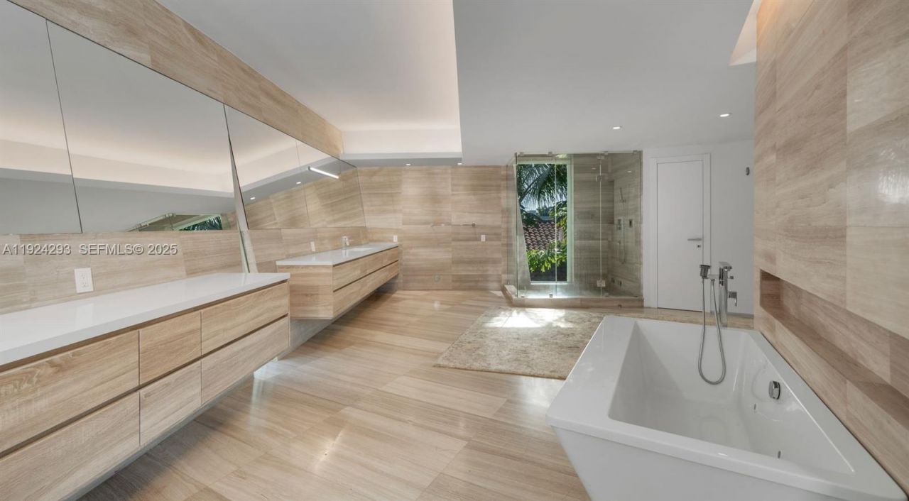 480 Ocean Blvd, Golden Beach, FL 33160 Photo