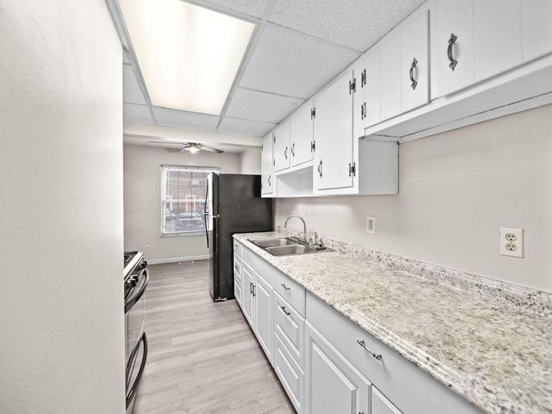 87 Tarryton Court W, Unit 18D, Columbus, OH 43228 Photo 14