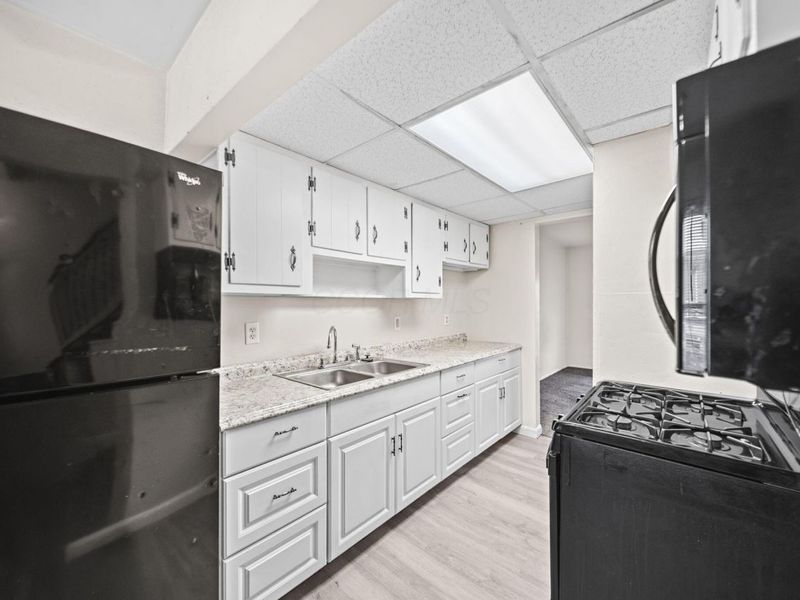 87 Tarryton Court W, Unit 18D, Columbus, OH 43228 Photo 16
