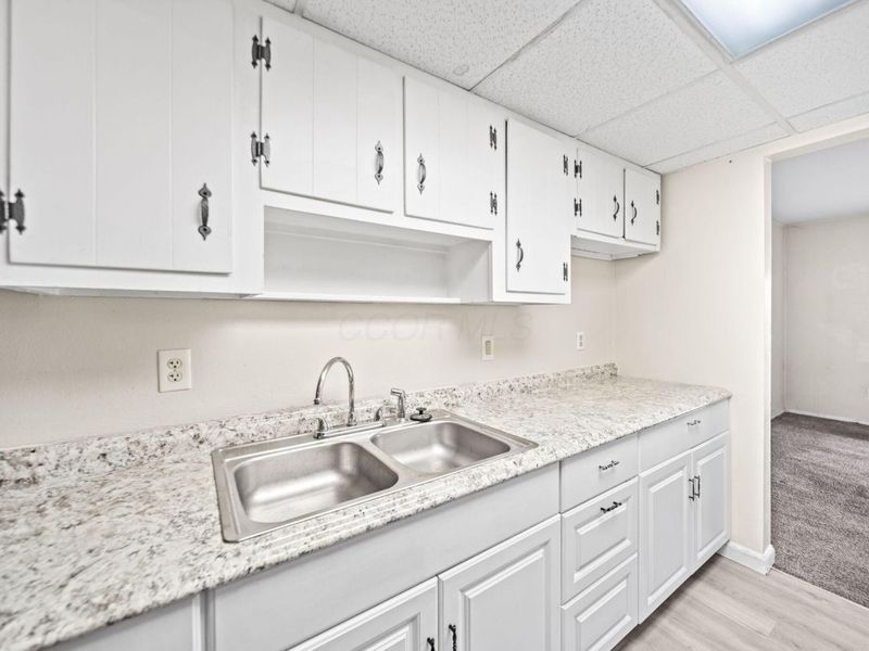 87 Tarryton Court W, Unit 18D, Columbus, OH 43228 Photo 18