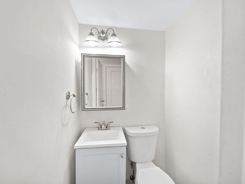 87 Tarryton Court W, Unit 18D, Columbus, OH 43228 Photo 23