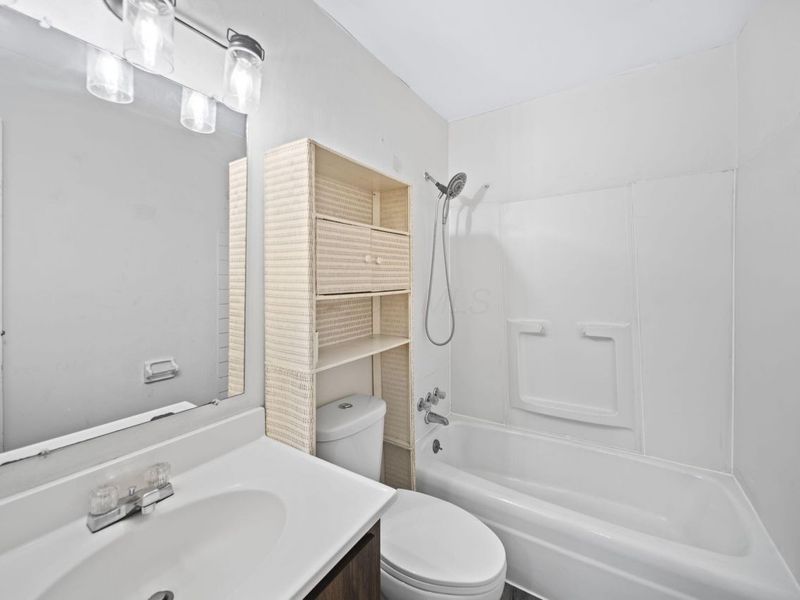 87 Tarryton Court W, Unit 18D, Columbus, OH 43228 Photo 37