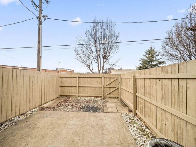 87 Tarryton Court W, Unit 18D, Columbus, OH 43228 Photo 46