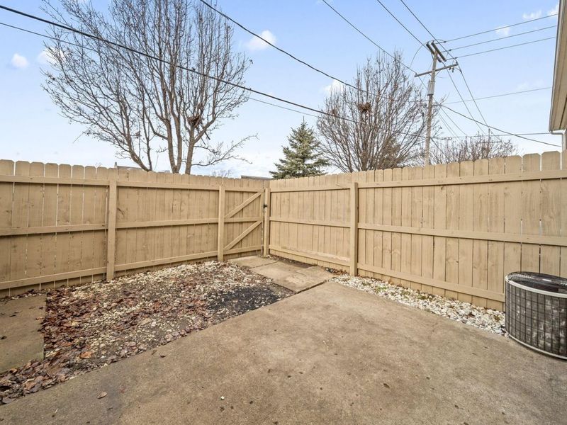 87 Tarryton Court W, Unit 18D, Columbus, OH 43228 Photo 50