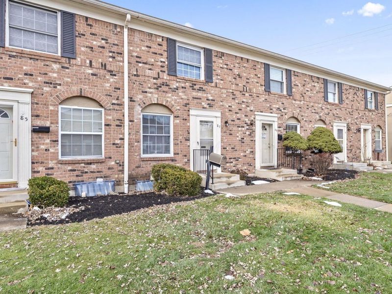 87 Tarryton Court W, Unit 18D, Columbus, OH 43228 Photo 6