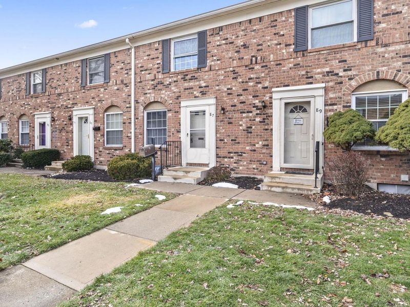 87 Tarryton Court W, Unit 18D, Columbus, OH 43228 Photo 7