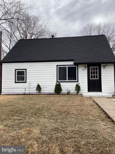 124 Baker Street, Manassas Park, VA 20111 Main Photo