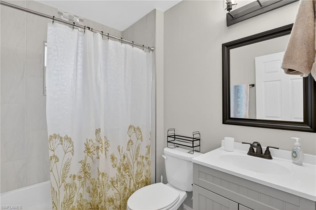 209 Robin Hood Cir, Unit 201, Naples, FL 34104 Photo