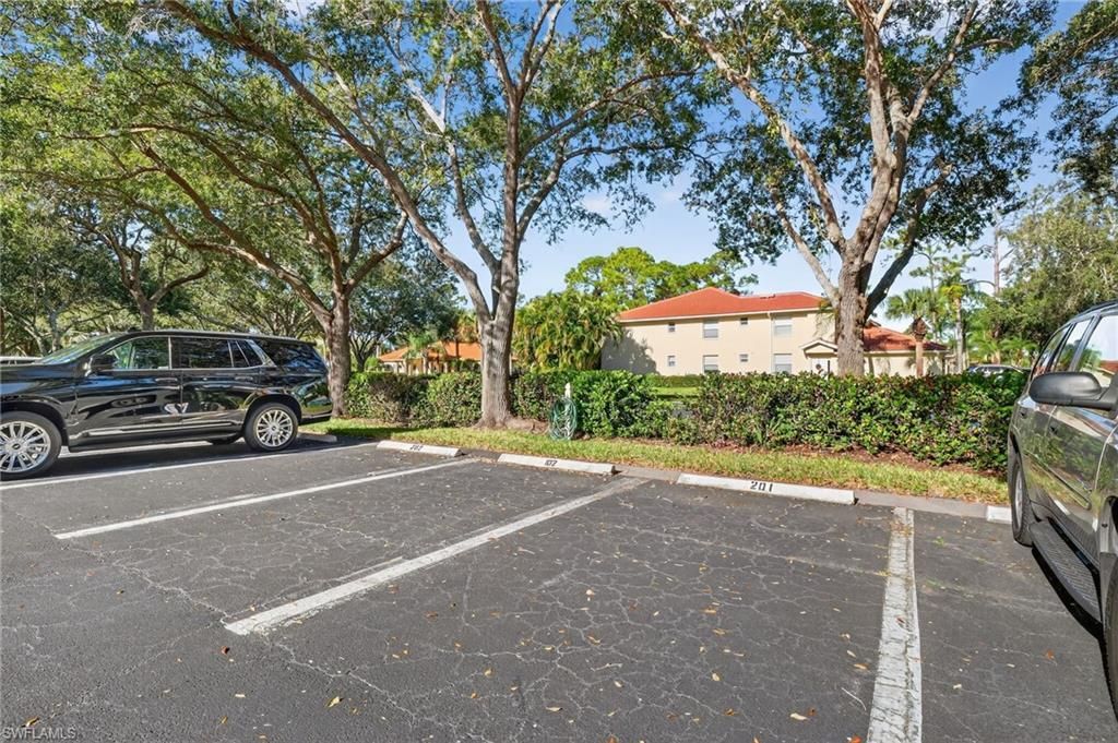 209 Robin Hood Cir, Unit 201, Naples, FL 34104 Photo