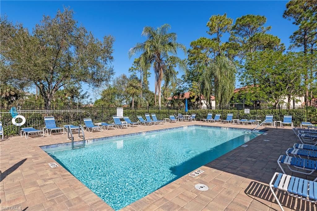209 Robin Hood Cir, Unit 201, Naples, FL 34104 Photo