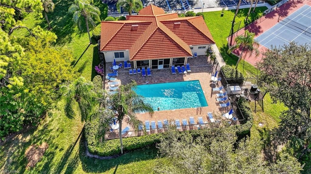 209 Robin Hood Cir, Unit 201, Naples, FL 34104 Photo