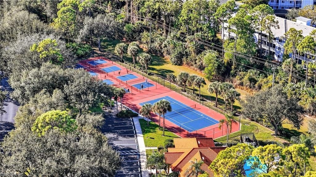 209 Robin Hood Cir, Unit 201, Naples, FL 34104 Photo