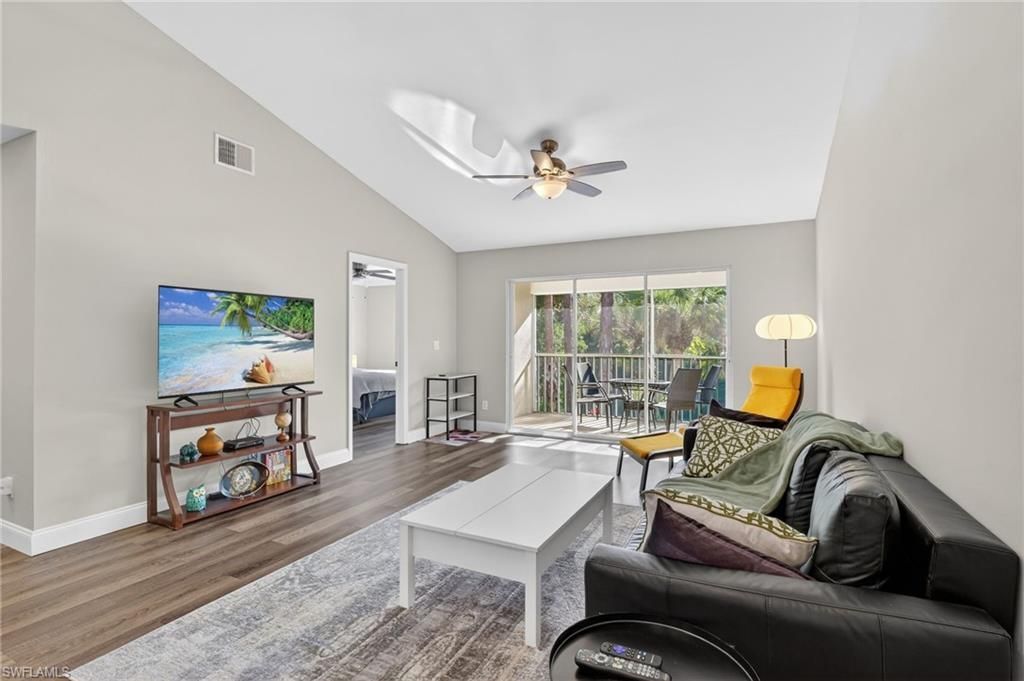 209 Robin Hood Cir, Unit 201, Naples, FL 34104 Photo