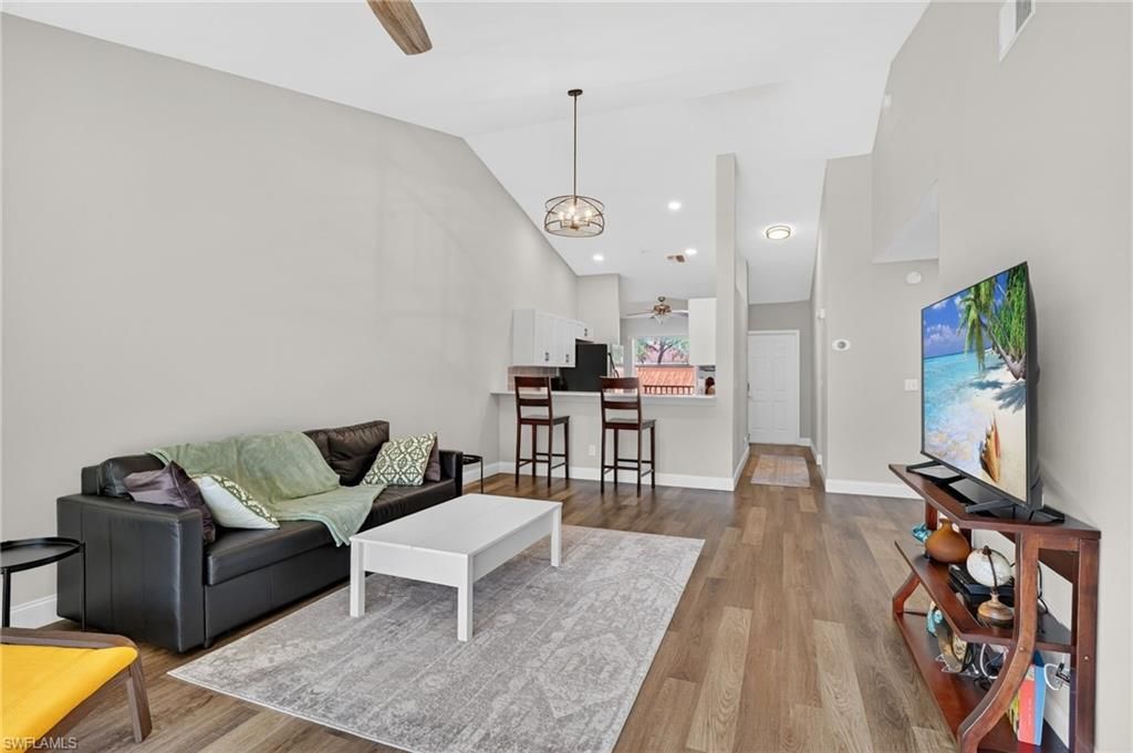 209 Robin Hood Cir, Unit 201, Naples, FL 34104 Photo
