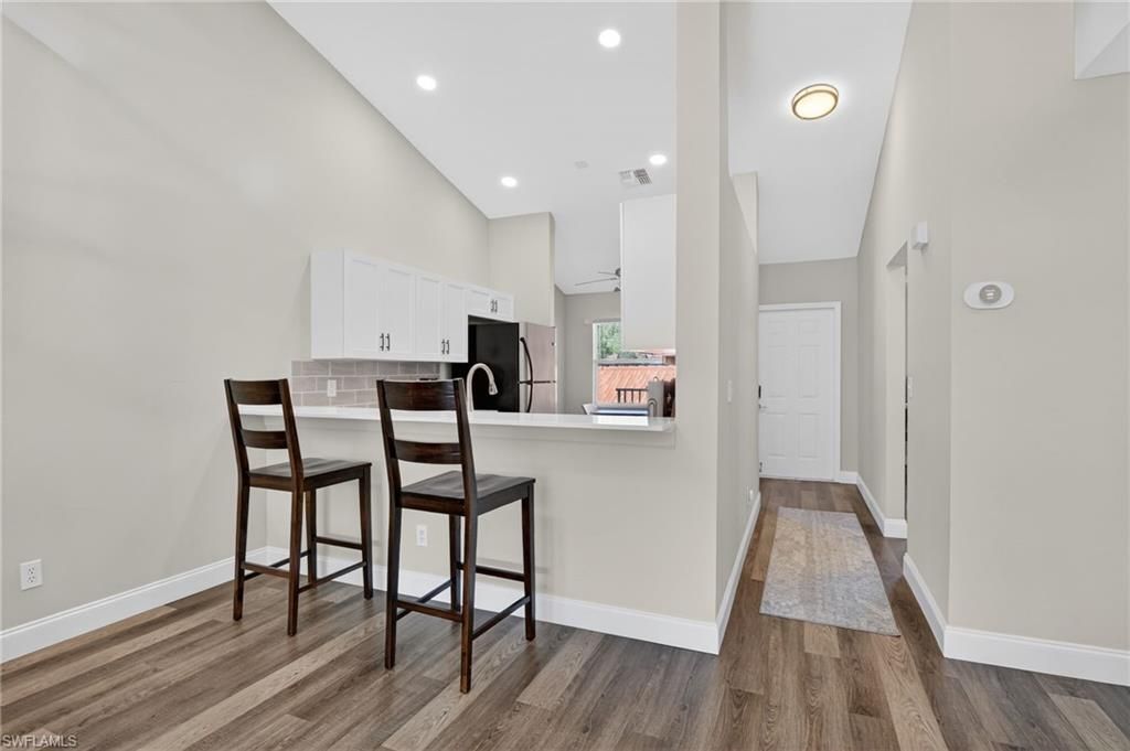 209 Robin Hood Cir, Unit 201, Naples, FL 34104 Photo