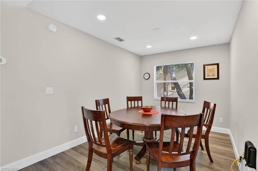 209 Robin Hood Cir, Unit 201, Naples, FL 34104 Photo