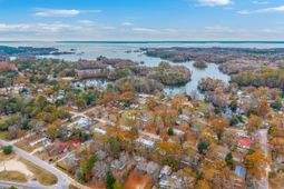 12785 Old Number Six Highway photo 4