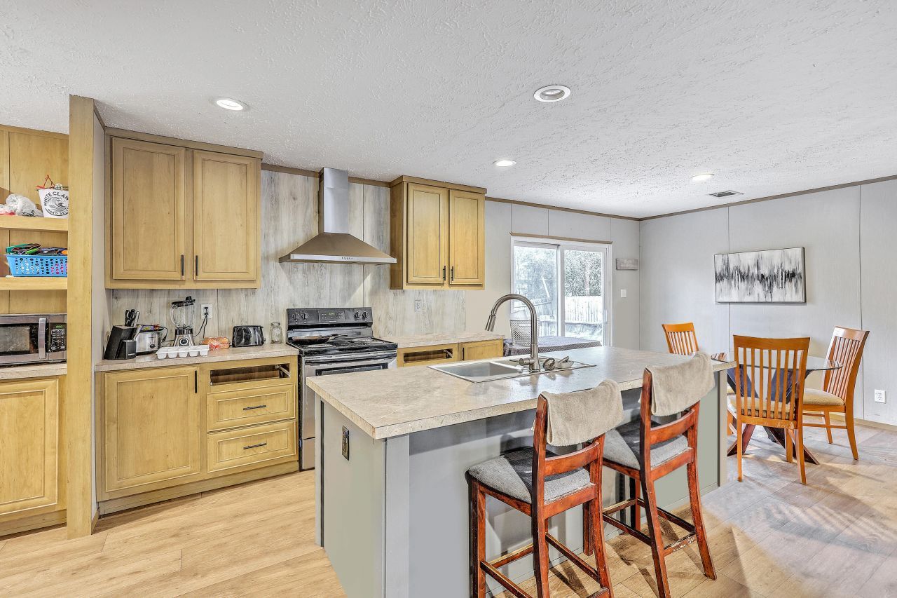 12785 Old Number Six Highway Photo 8