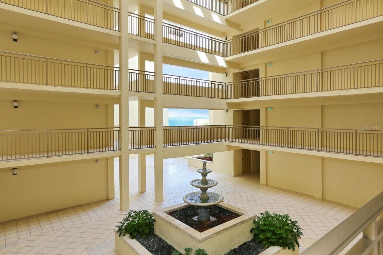 1104 Benjamin Franklin Drive, Unit 515, Sarasota, FL 34236 Photo