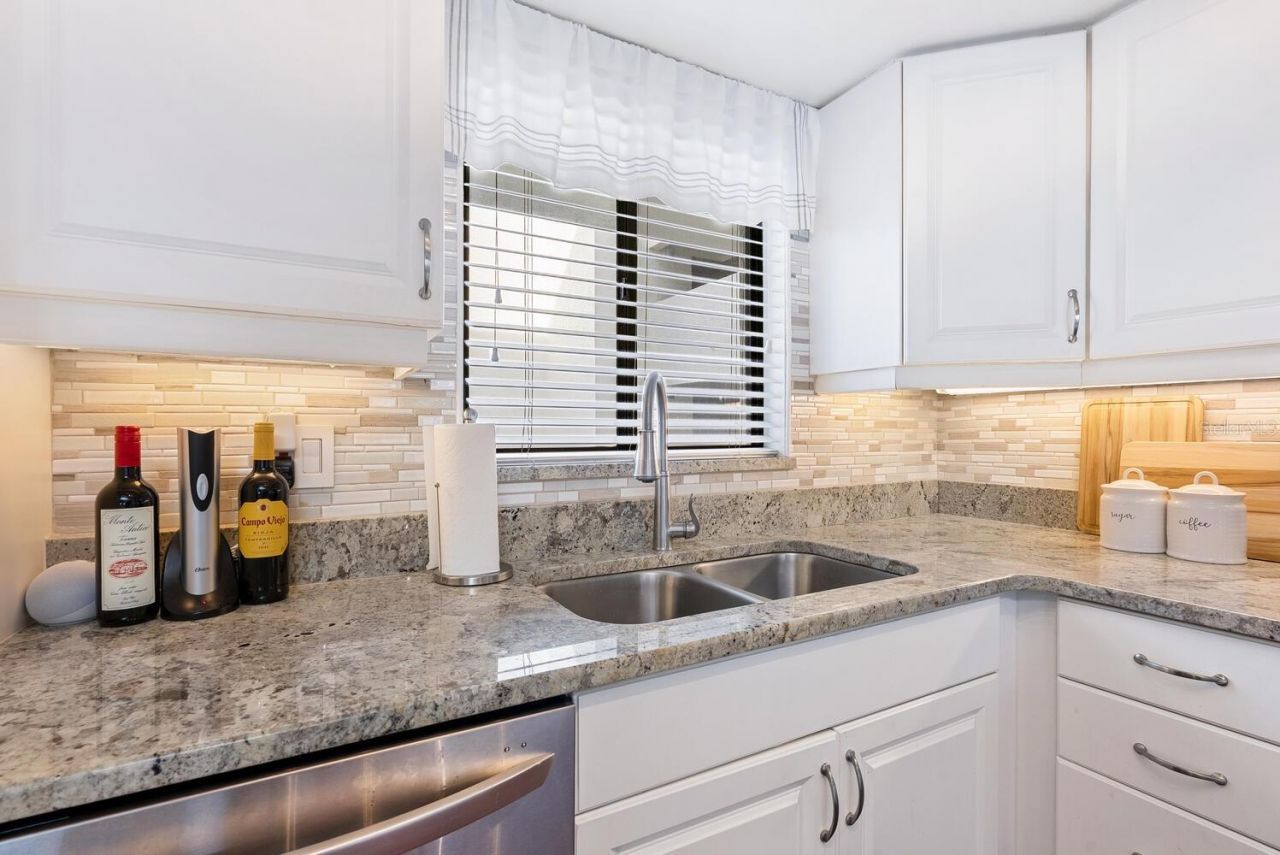 1104 Benjamin Franklin Drive, Unit 515, Sarasota, FL 34236 Photo