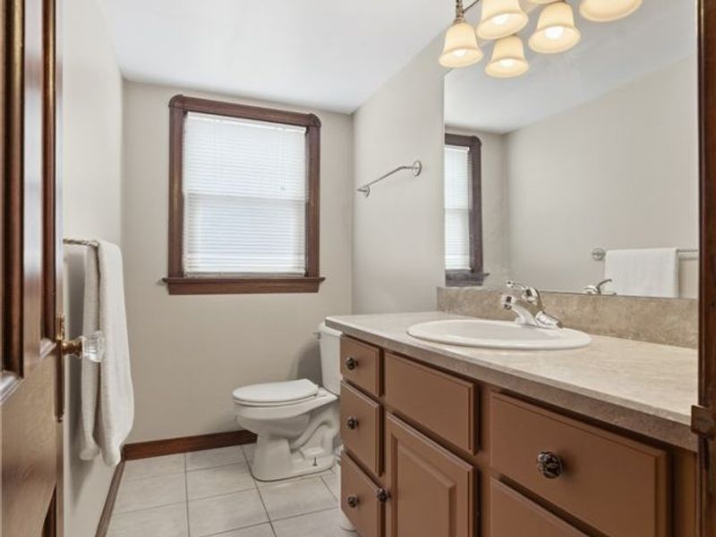 2333 S Taylor Road, Cleveland, OH 44118 Photo 20