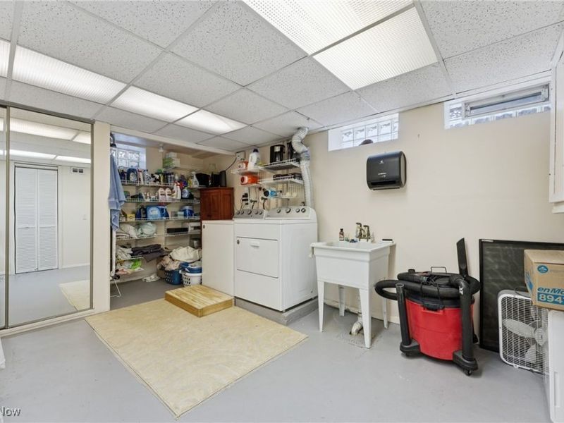 2333 S Taylor Road, Cleveland, OH 44118 Photo 25