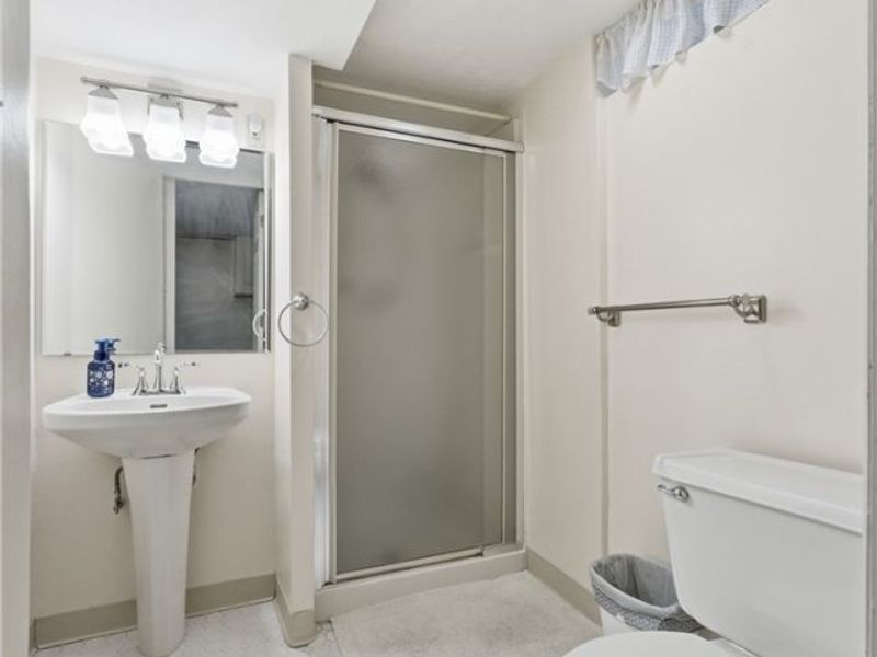 2333 S Taylor Road, Cleveland, OH 44118 Photo 30