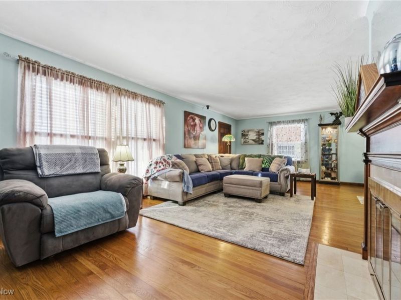 2333 S Taylor Road, Cleveland, OH 44118 Photo 5